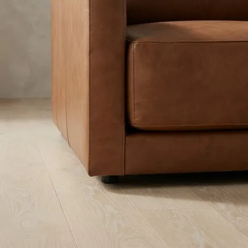Leo Armchair4.webp